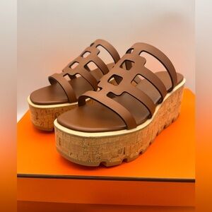 HERMES Isabella 30 Sandal Platform Wedge Gold Camel Brown Size 37 NIB